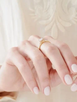 Best Apart Pierścionek z żółtego złota z brylantami - 0,19 ct - próba 585