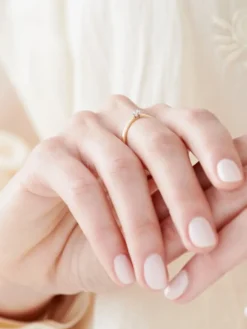 Sale Apart Pierścionek z żółtego złota z brylantem - 0,07 ct - próba 585
