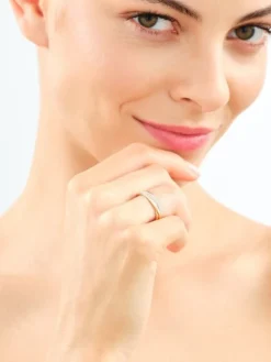 Discount Apart Pierścionek z żółtego złota z diamentami - 0,12 ct - próba 585