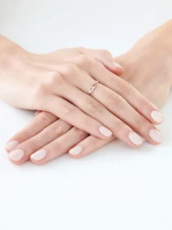 Apart Pierścionek z żółtego złota z brylantem - 0,02 ct - próba 585< Pierścionki