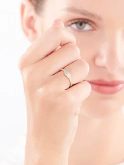 Apart Pierścionek z żółtego złota z diamentami - 0,06 ct - próba 375< Pierścionki