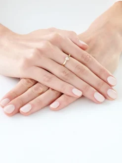 Discount Apart Pierścionek z żółtego złota z brylantem - 0,08 ct - próba 585