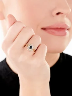 Hot Apart Pierścionek z żółtego złota z diamentami i szafirami - próba 585