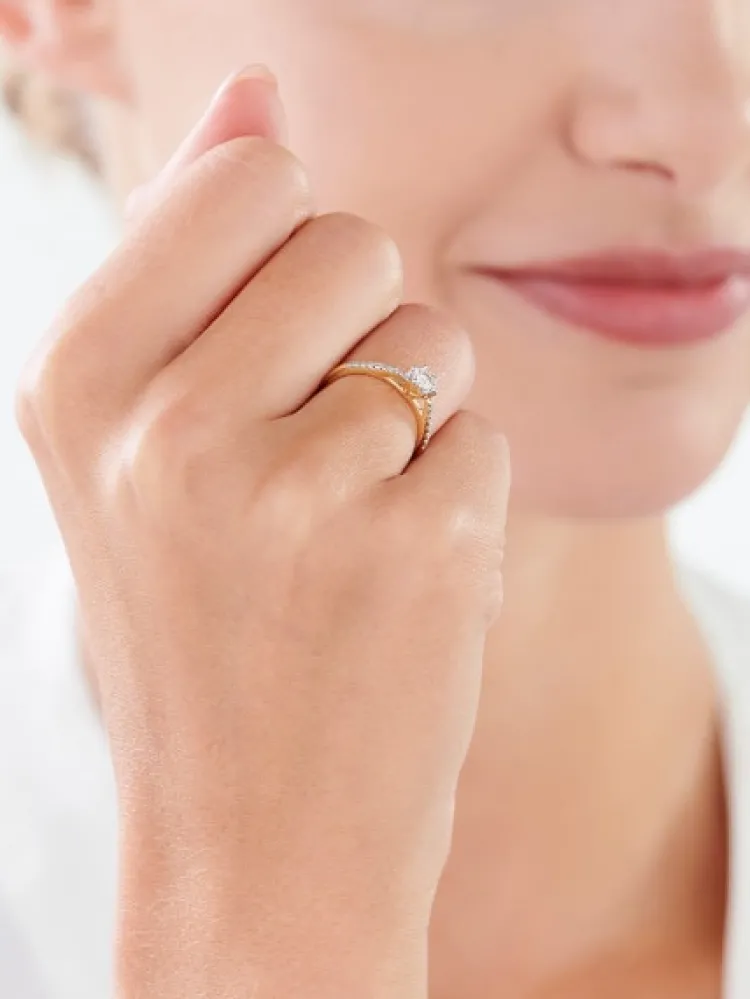 Apart Pierścionek z żółtego złota z diamentami - 0,26 ct - próba 585< Pierścionki