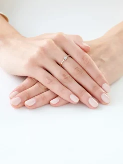 Apart Pierścionek z żółtego złota z diamentami - 0,06 ct - próba 375< Pierścionki