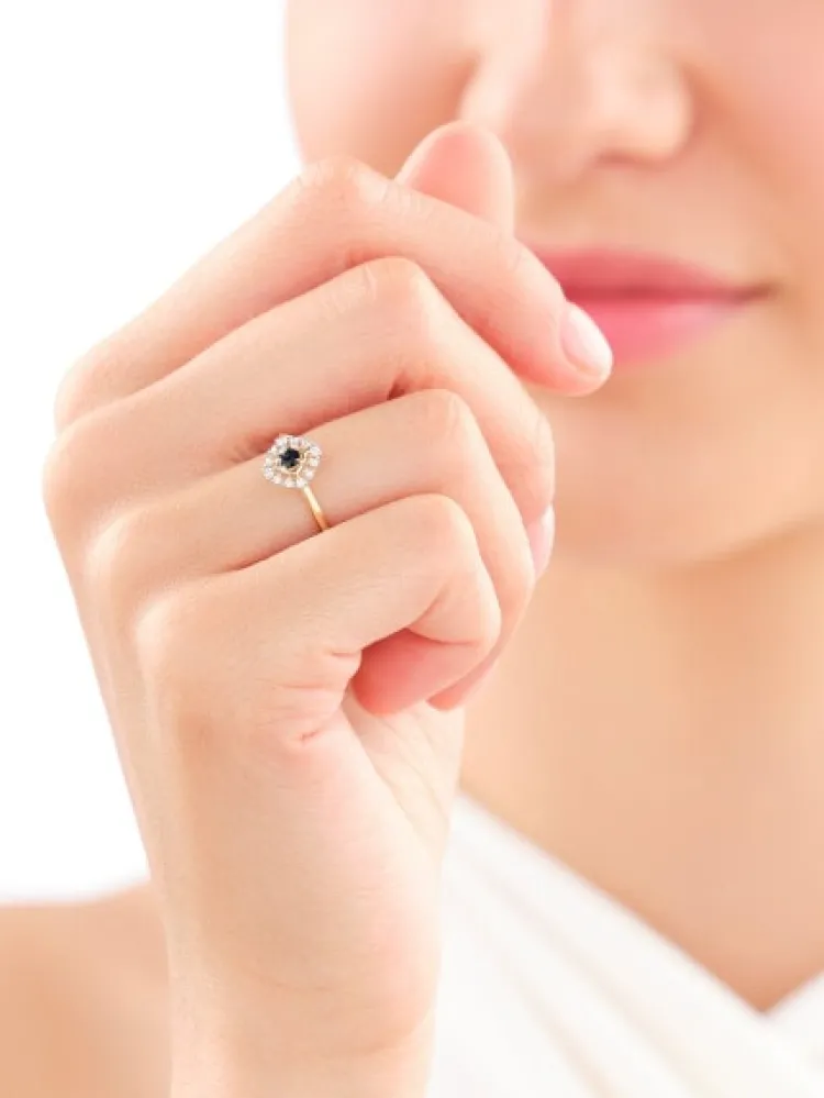 New Apart Pierścionek z żółtego złota z diamentami i szafirem - próba 585
