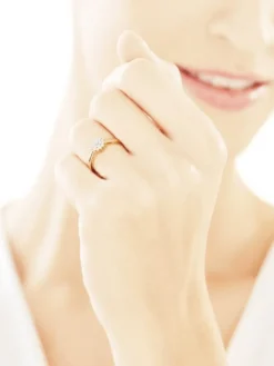 Discount Apart Pierścionek z żółtego złota z brylantami - 0,14 ct - próba 585