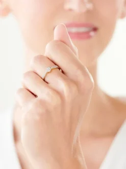 Hot Apart Pierścionek z żółtego złota z diamentami - 0,17 ct - próba 585