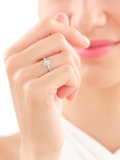 Hot Apart Pierścionek z żółtego złota z diamentami i topazem Sky Blue - próba 375