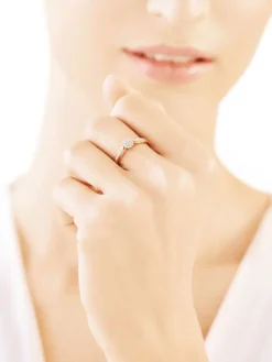 Online Apart Pierścionek z żółtego złota z diamentami - 0,15 ct - próba 750