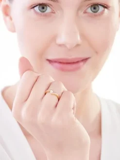 New Apart Pierścionek z żółtego złota z brylantem - 0,18 ct - próba 750