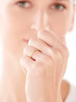 Apart Pierścionek z żółtego złota z diamentami - 0,01 ct - próba 585< Pierścionki