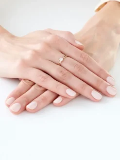 Online Apart Pierścionek z żółtego złota z diamentami - 0,03 ct - próba 375