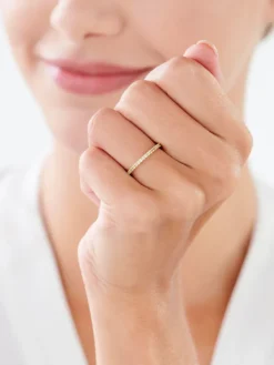 Clearance Apart Pierścionek z żółtego złota  z diamentem i peridotami - próba 375