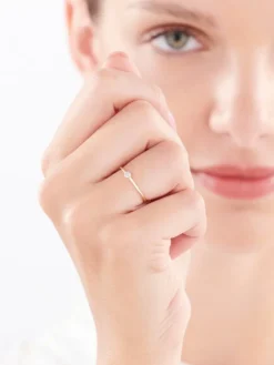 Apart Pierścionek z żółtego złota z diamentami - 0,02 ct - próba 375< Pierścionki