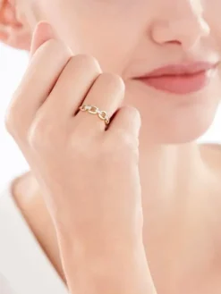 Apart Pierścionek z żółtego złota z diamentami - 0,05 ct - próba 375< Pierścionki