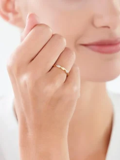 Apart Pierścionek z żółtego złota z diamentami - 0,04 ct - próba 375< Pierścionki