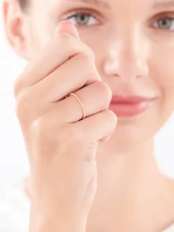 Apart Pierścionek z żółtego złota z diamentem - 0,003 ct - próba 585< Wszystkie