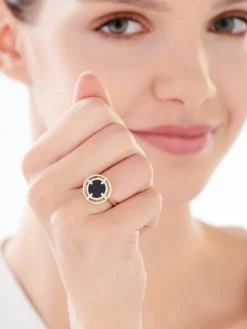 New Apart Pierścionek z żółtego złota z diamentami i onyksem - próba 585