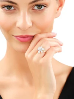 Apart Pierścionek z żółtego złota z brylantami - kwiat - 0,65 ct - próba 585< Wszystkie