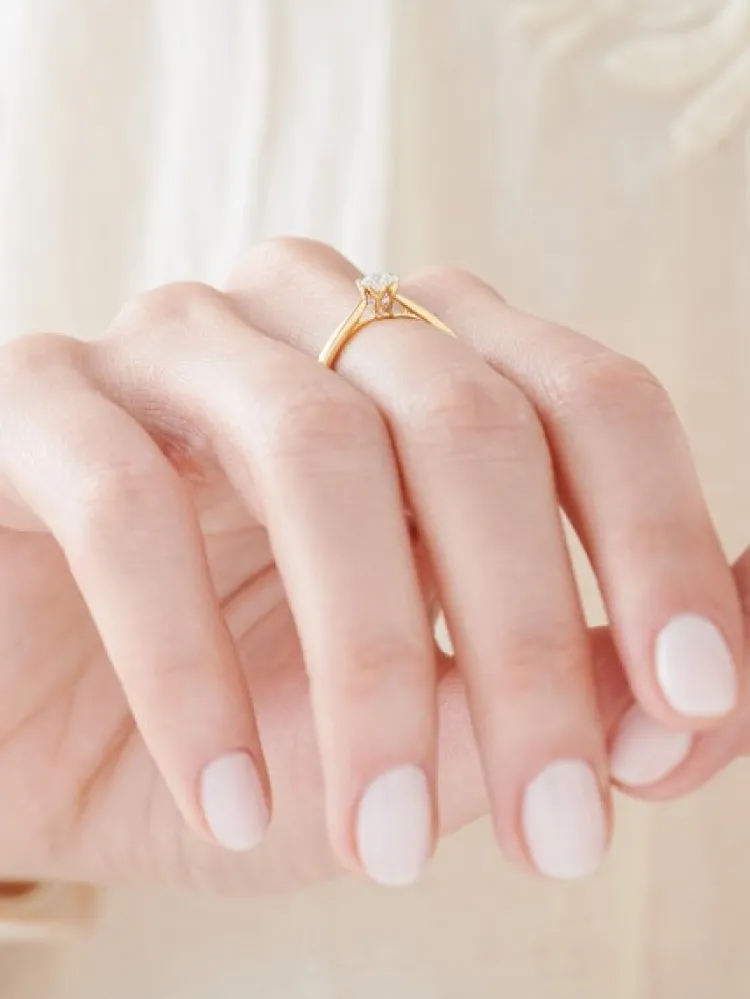 Apart Pierścionek z żółtego złota z brylantami - 0,25 ct - próba 750< Pierścionki