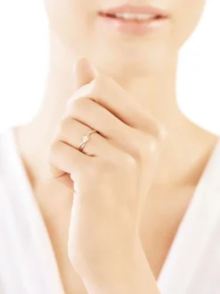 Apart Pierścionek z żółtego złota z brylantem - 0,04 ct - próba 375< Pierścionki