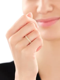 Discount Apart Pierścionek z żółtego złota z diamentami - 0,06 ct - próba 375