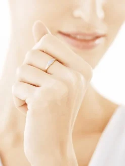 Apart Pierścionek z żółtego złota z diamentami - 0,09 ct - próba 585