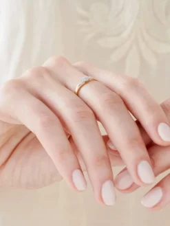 Apart Pierścionek z żółtego złota z diamentami - 0,09 ct - próba 585