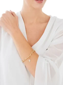 Sale Apart Zawieszka charms z żółtego złota z diamentami - aniołek - 0,01 ct - próba 375
