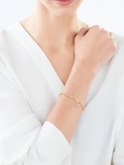 Apart Zawieszka charms z żółtego złota z brylantami - ważka - 0,04 ct - próba 375< Charms Z Diamentami