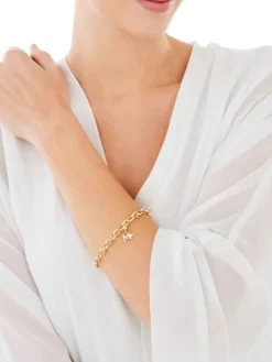 Clearance Apart Zawieszka charms z żółtego złota z diamentem - litera M, serce - 0,004 ct - próba 375