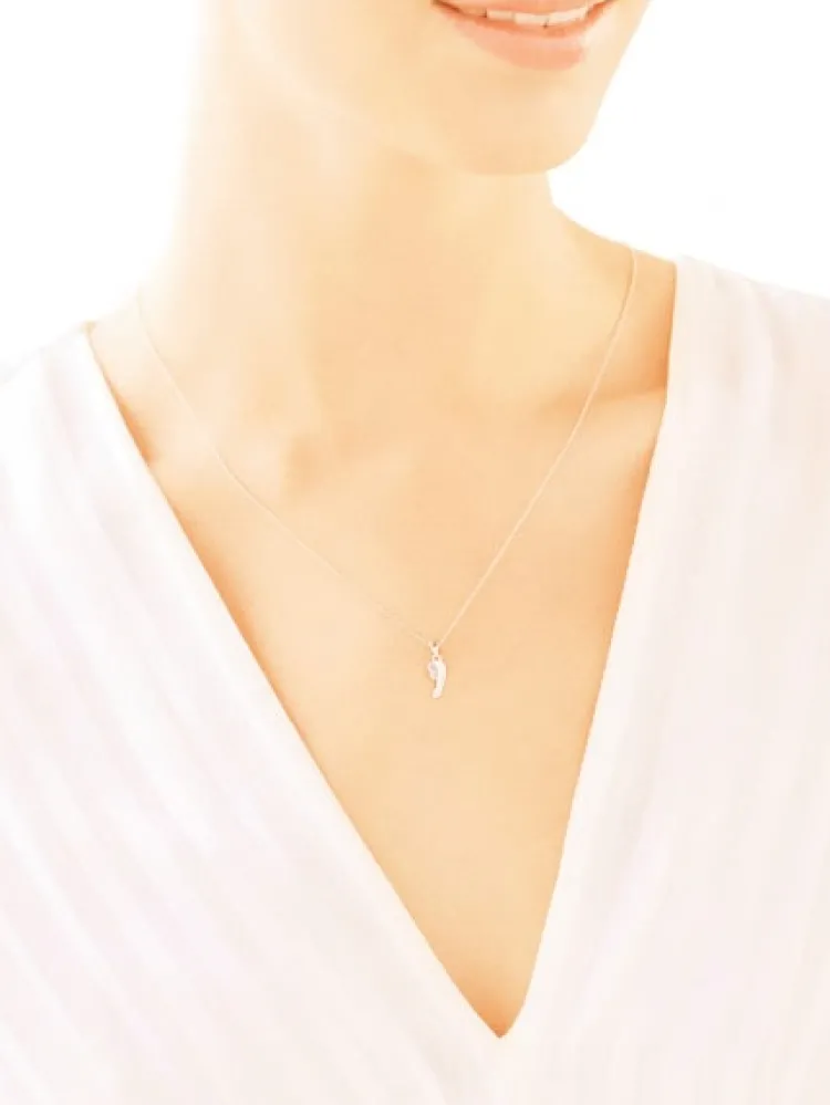 Apart Zawieszka z białego złota z diamentami - medalik Matka Boska - 0,006 ct - próba 585< Zawieszki