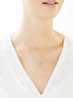 Apart Zawieszka z białego złota z diamentami - medalik Matka Boska, serce - 0,006 ct - próba 375< Zawieszki