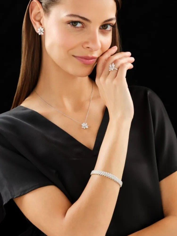 Apart Zawieszka z białego złota z diamentami - kwiat - 1,89 ct - próba 750< Zawieszki