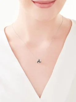 Apart Zawieszka z białego złota z diamentami - 0,03 ct - próba 375< Zawieszki