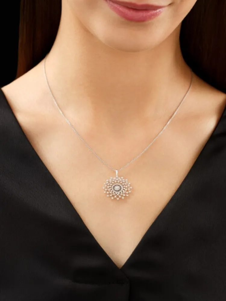 Clearance Apart Zawieszka z białego złota z brylantami - rozeta - 0,70 ct - próba 585