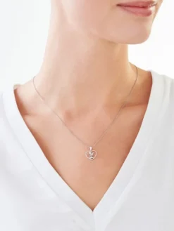 Apart Zawieszka z białego złota z diamentem - aniołek, serce - 0,003 ct - próba 375< Zawieszki