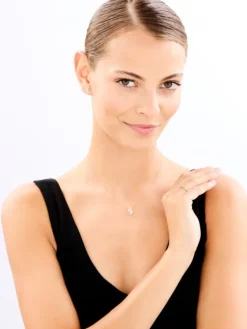 Apart Zawieszka z różowego złota z diamentem - 0,006 ct - próba 375< Zawieszki
