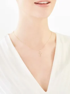Apart Zawieszka z żółtego i białego złota z diamentem - krzyż - 0,002 ct - próba 375< Zawieszki