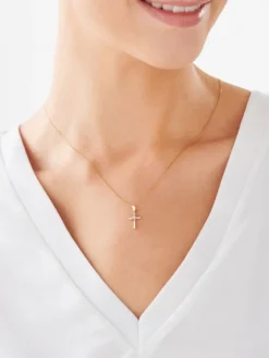 Outlet Apart Zawieszka z żółtego i białego złota z diamentem - krzyż - 0,005 ct - próba 375