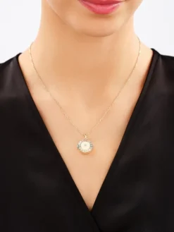 Apart Zawieszka z żółtego złota z diamentem - puzderko - koło - 0,005 ct - próba 375< Wszystkie