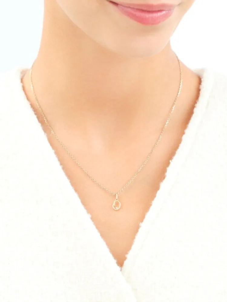 Discount Apart Zawieszka z żółtego złota z diamentem - litera O - 0,003 ct - próba 375