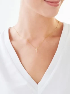 Apart Zawieszka z żółtego złota z diamentem - krzyż - 0,003 ct - próba 585< Zawieszki