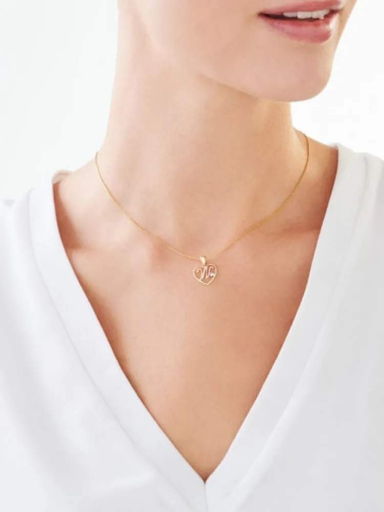Online Apart Zawieszka z żółtego złota z diamentem - litera W, serce - 0,005 ct - próba 375