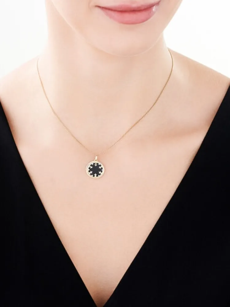 Apart Zawieszka z żółtego złota z diamentami i emalią - rozeta - 0,01 ct - próba 375< Zawieszki