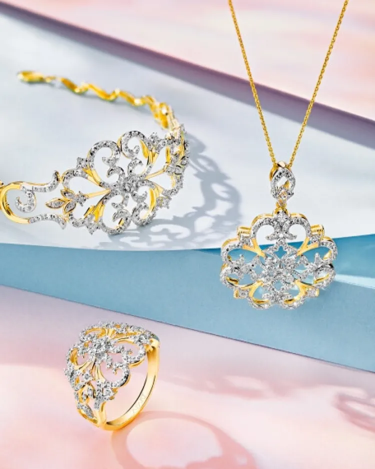Apart Zawieszka z żółtego złota z diamentami - rozeta - 0,20 ct - próba 585< Zawieszki