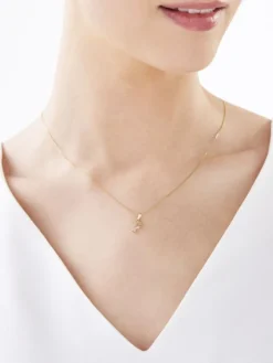 Apart Zawieszka z żółtego złota z diamentem - litera P - 0,004 ct - próba 585< Zawieszki