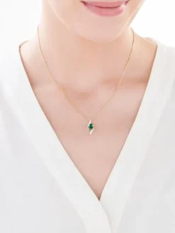 Apart Zawieszka z żółtego złota z diamentami i szmaragdem syntetycznym - próba 375< Zawieszki